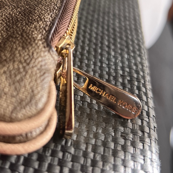 Michael kors zippered Brown and tan 2 zippered wallet/wristlet - Picture 4 of 16